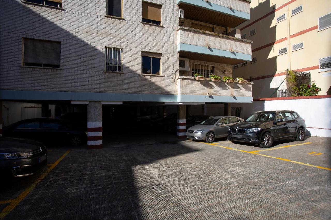 Borbolla Sevilla Urban - Parking Exterior photo